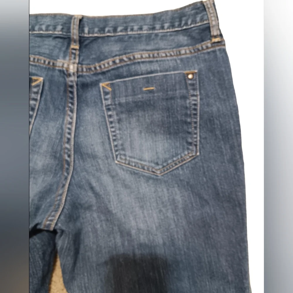 Eddie Bauer Relaxed Boyfriend Jeans Classic Style with Chic Embroidery - Picture 5 of 10